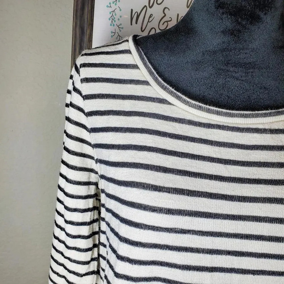 Merona Ivory and Gray Striped Top Size XL - Picture 4 of 8